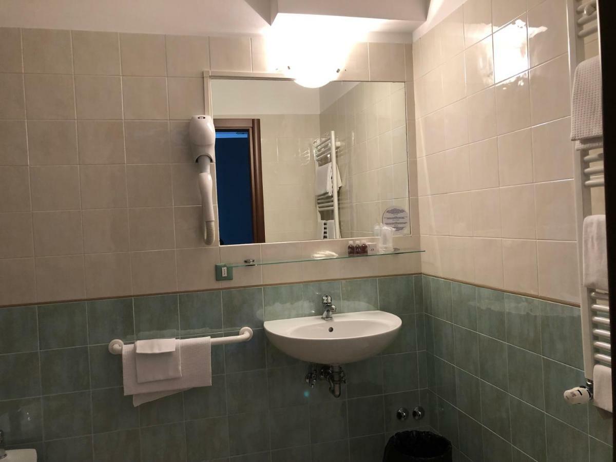 Hotel Bussana Porto Tolle Luaran gambar